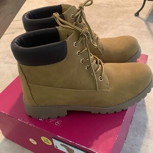 SO  Rag Doll Boots 8.5 NEW